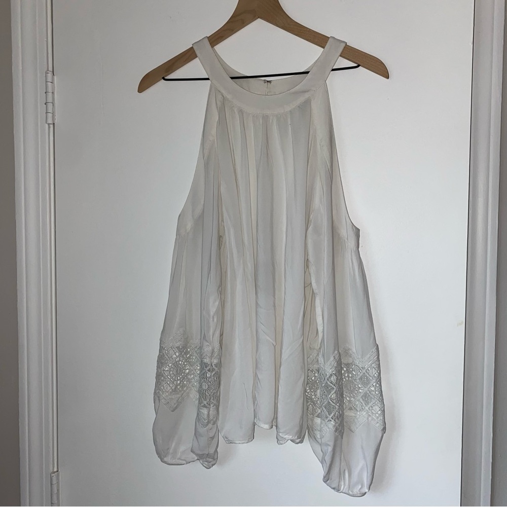 Express Women's Cold Shoulder Round Neck Peasant Lace Stretch Bell Sleeve Size M